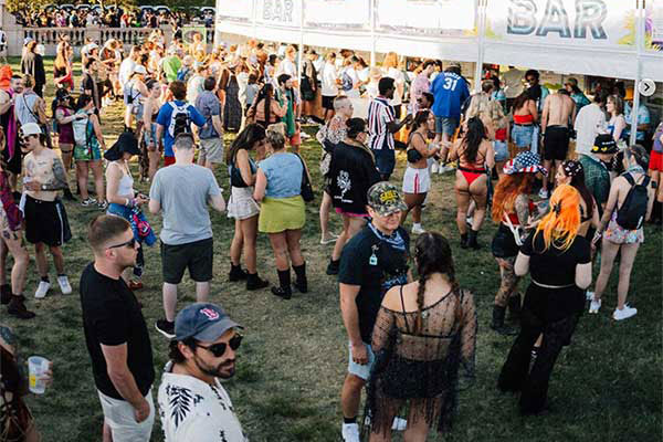 crowd at popup bar landscape